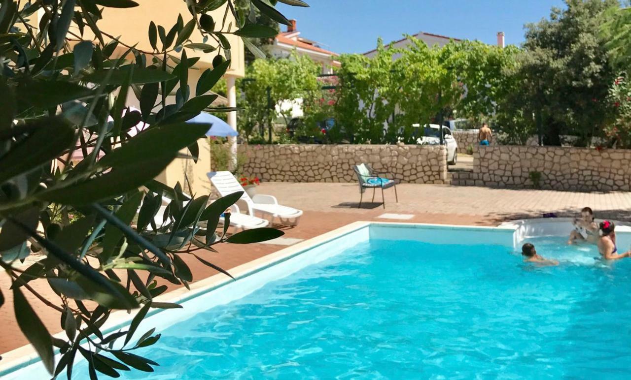 Apartments Villa Ana Mandre Eksteriør billede